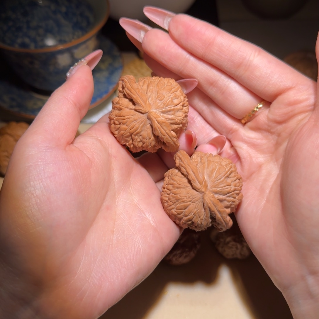 文玩核桃吊坠雅**虎45白狮子