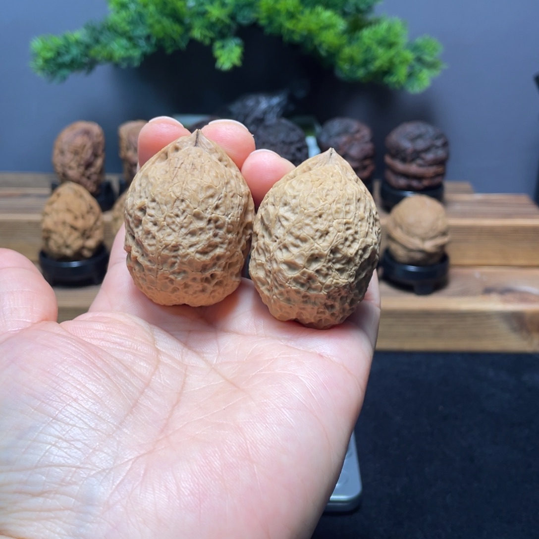 文玩核桃把件云南铁核桃28