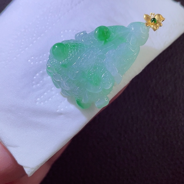 翡翠18K金镶嵌颈饰翡翠