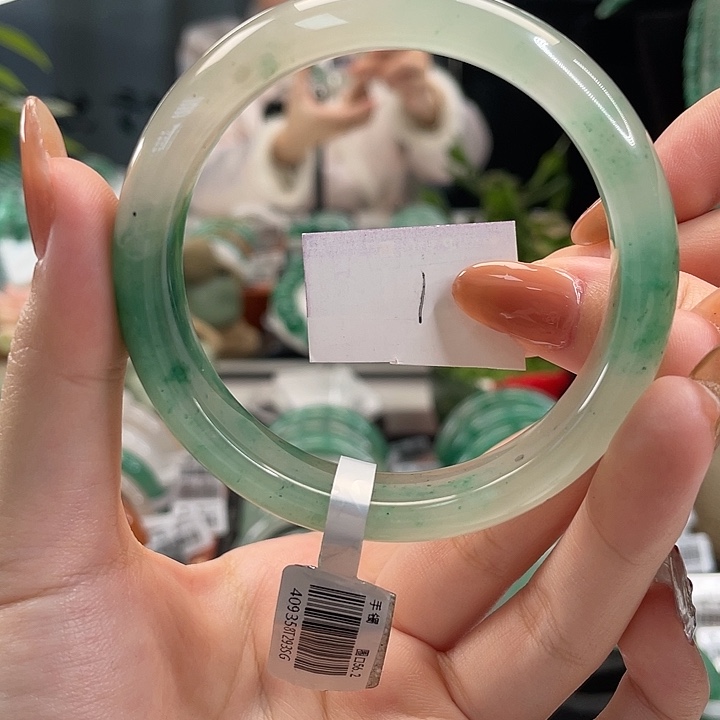 石英质玉手镯未镶嵌天然A货非洲翠手镯