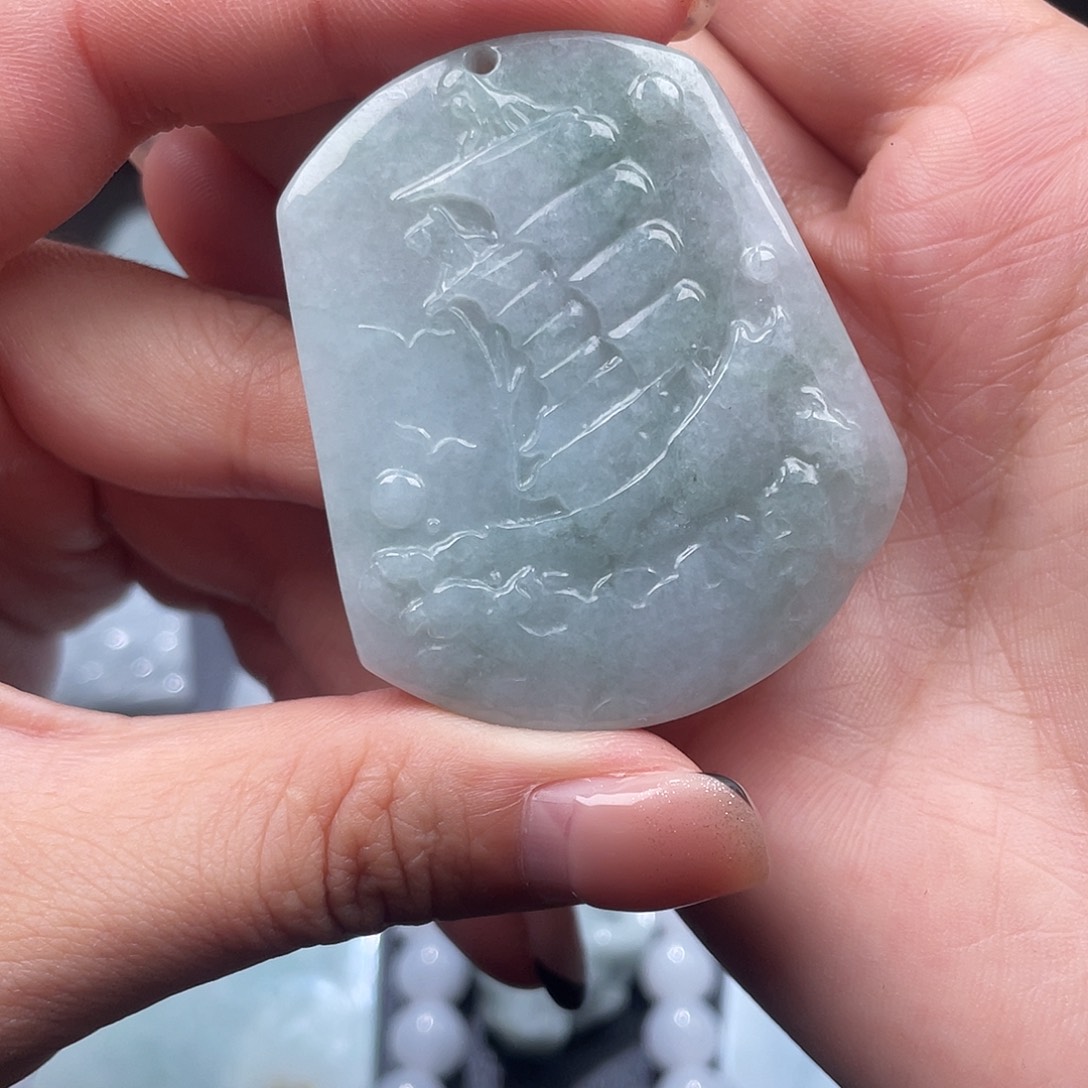 翡翠未镶嵌颈饰翡翠