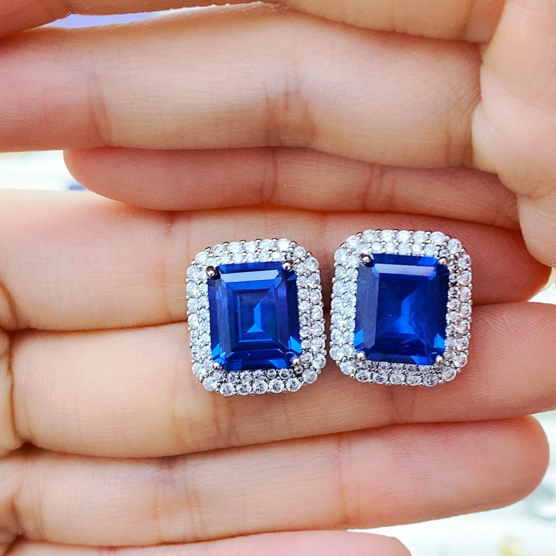 耳饰蓝宝石未镶嵌