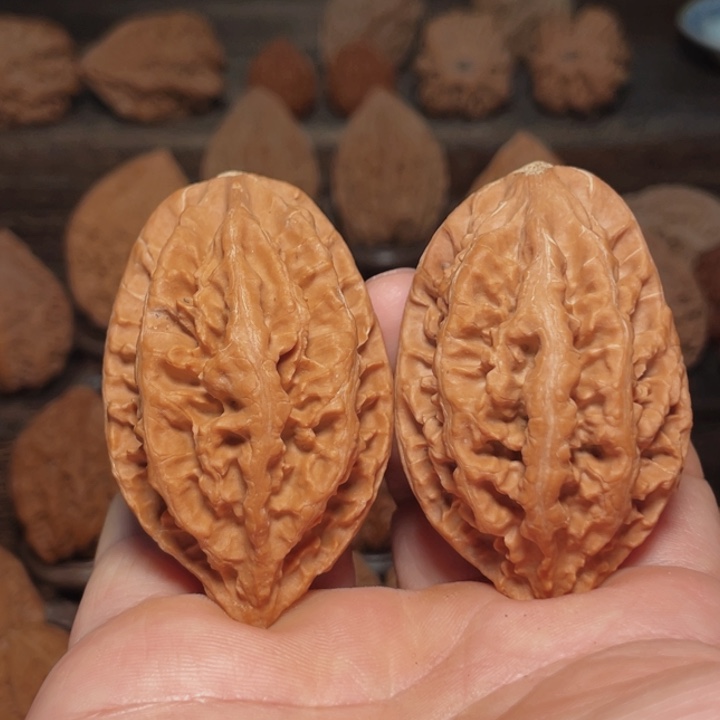 文玩核桃吊坠龙纹霸王枪