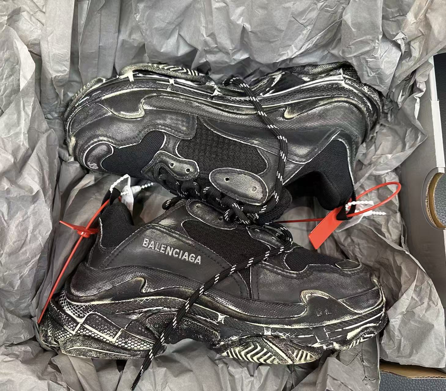 99新 Balenciaga/巴黎世家 39码 Triples运动鞋99新 做旧黑 00096