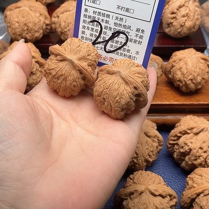 桃核吊坠血麒麟狮子头38