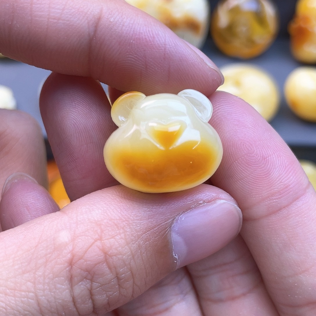 琥珀裸石未镶嵌蜜蜡