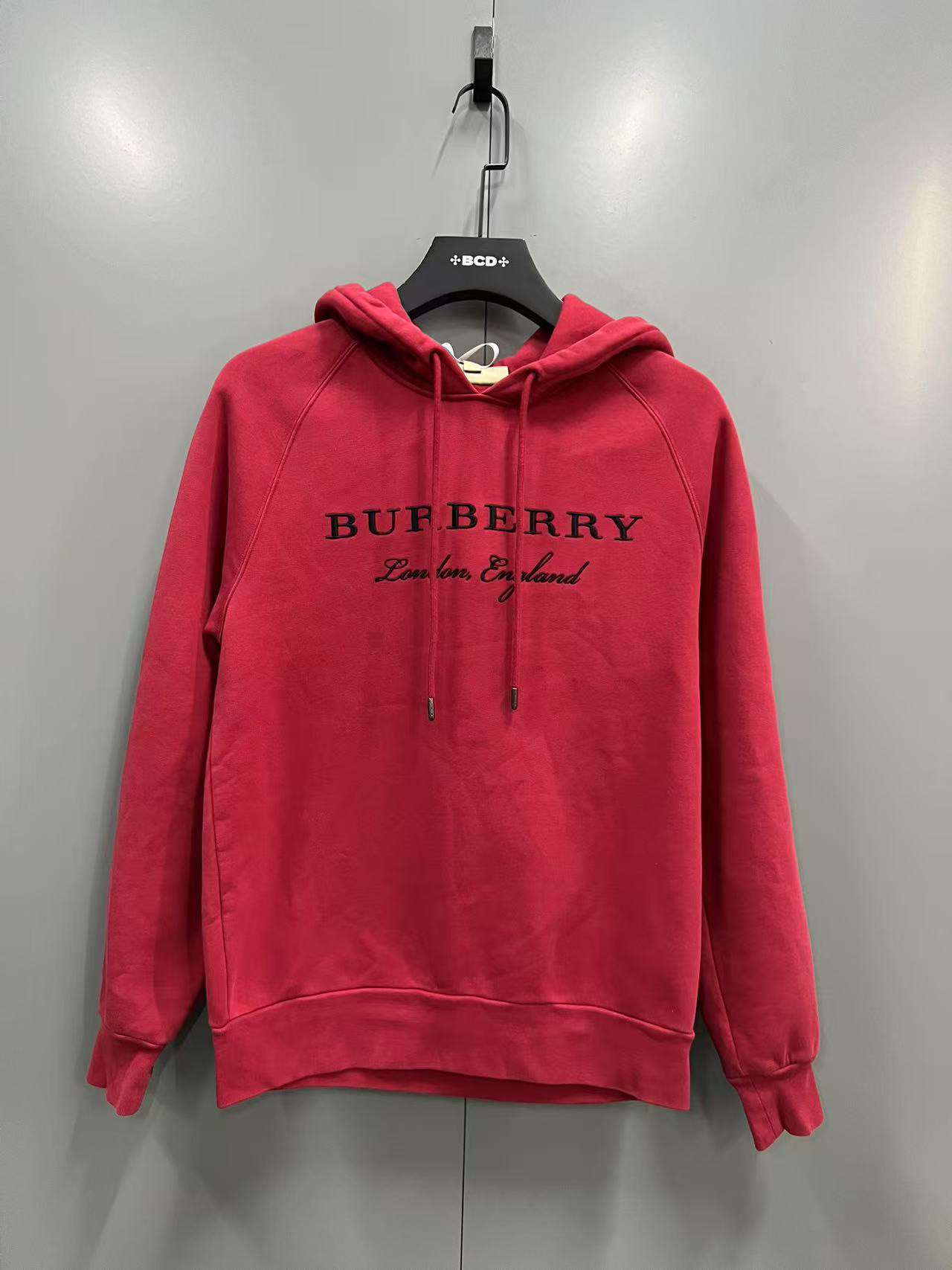 95新 BURBERRY/博柏利 （jp）125 红色刺绣logo帽衫 XS码/