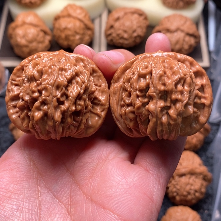 文玩核桃把件后**魏精品四座楼42