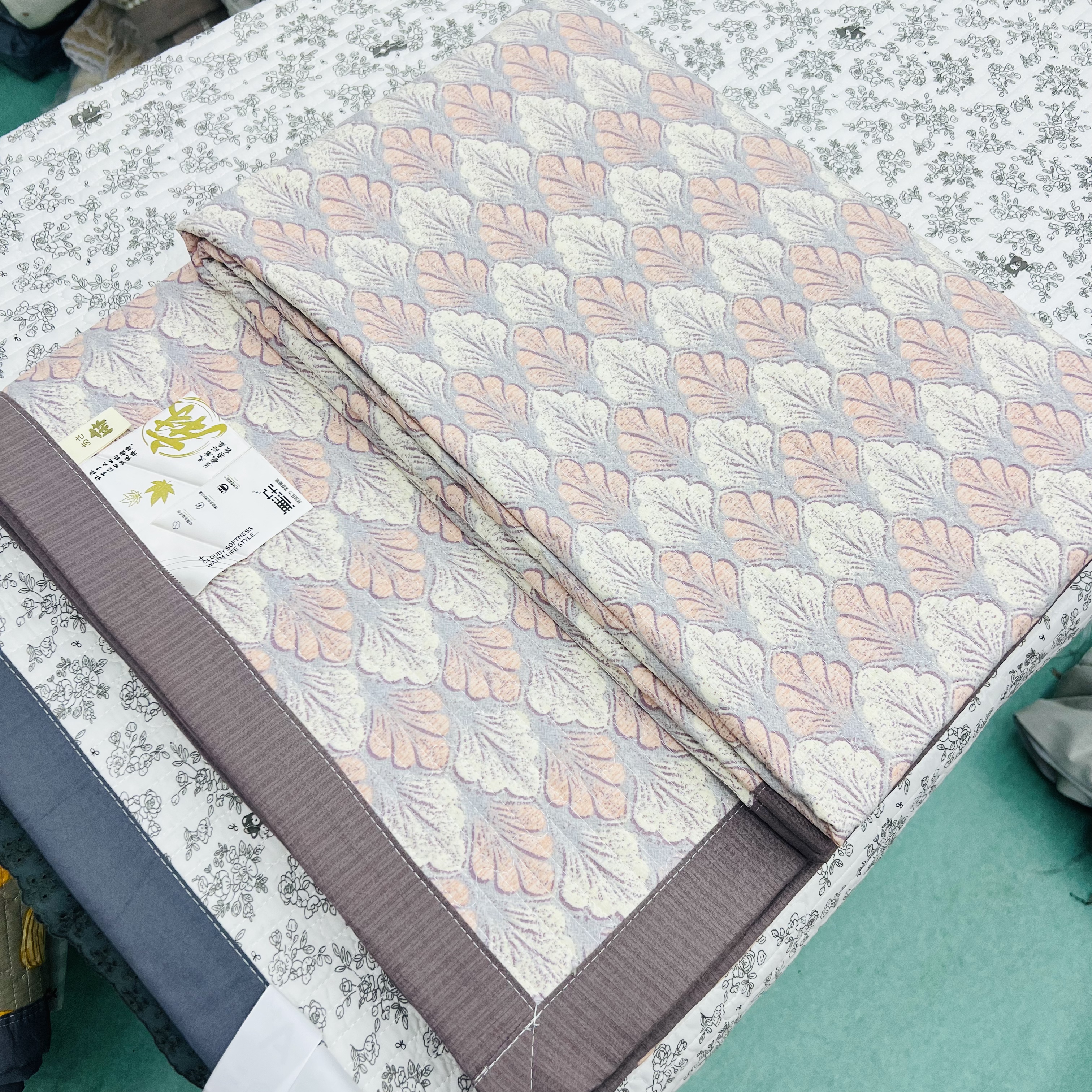 亚麻【包边床盖】<粉-落叶知秋>200X230cm<±5cm>绗缝多功能水洗透气