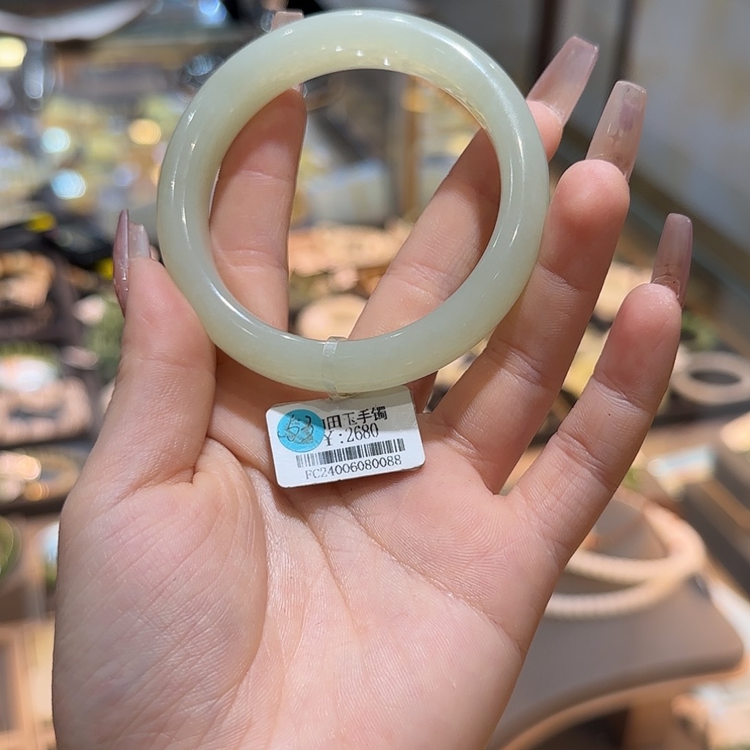 和田玉手镯未镶嵌手镯（卡53）