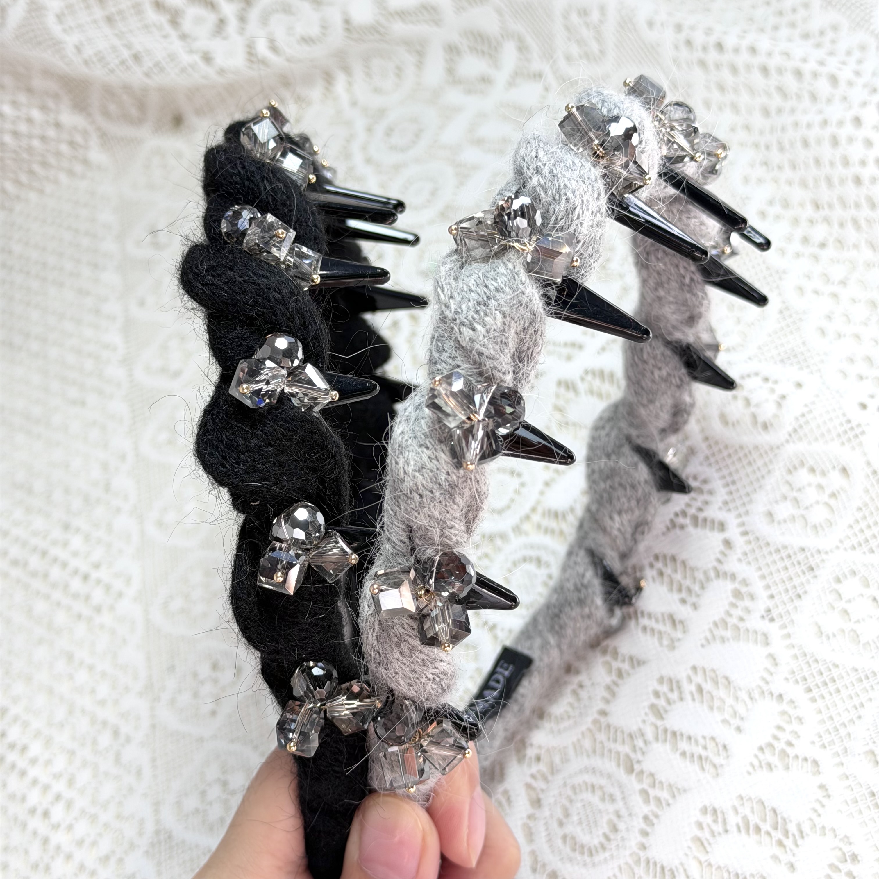 韩国Eunoia Nero休闲风瑞丽风时尚发饰轻奢毛线锆石带齿发箍1093