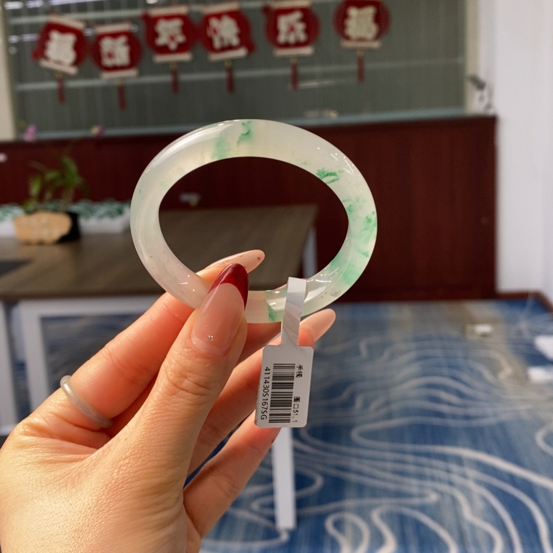 石英质玉手镯未镶嵌