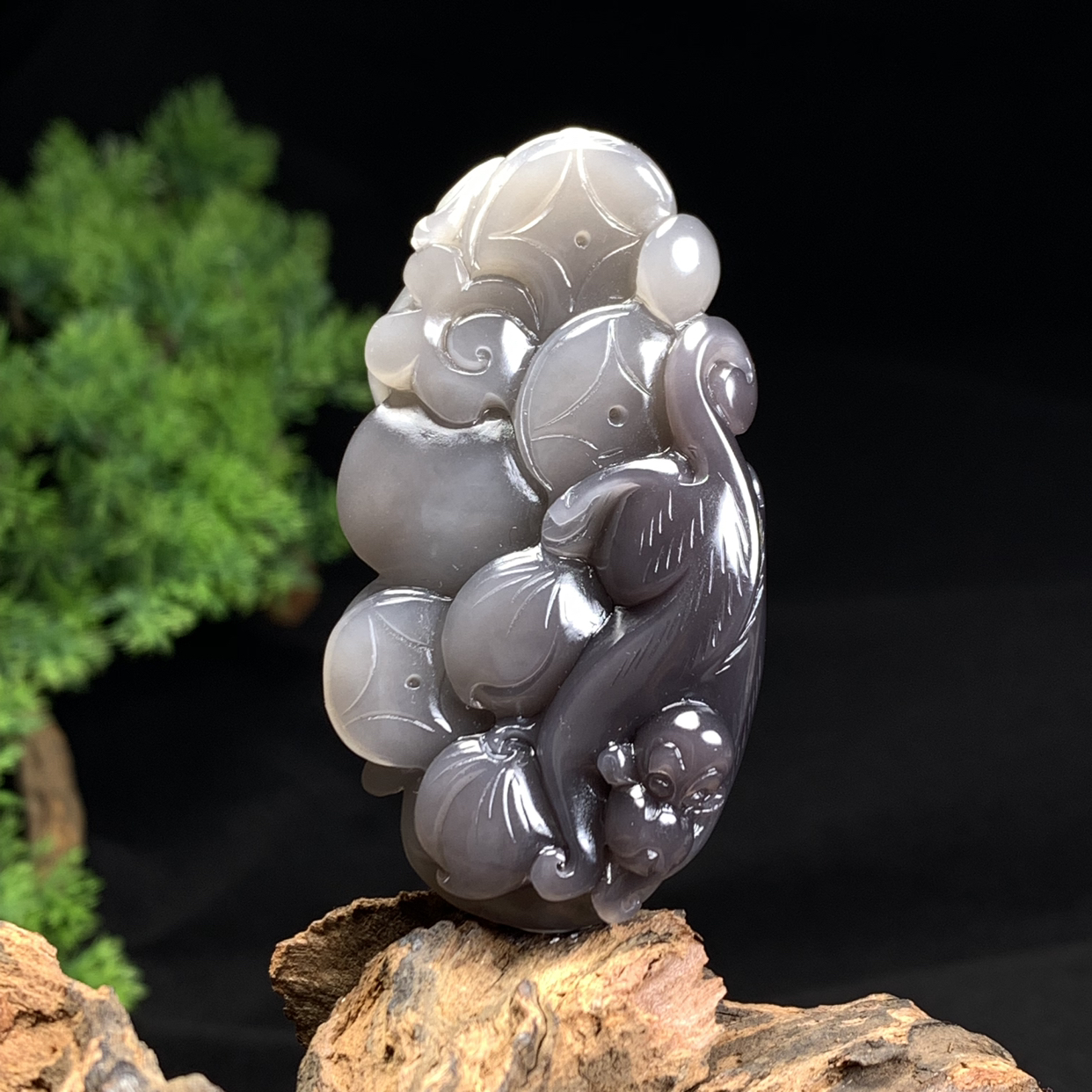天然和田玉猴子吊坠尺寸63*34*14重量45克