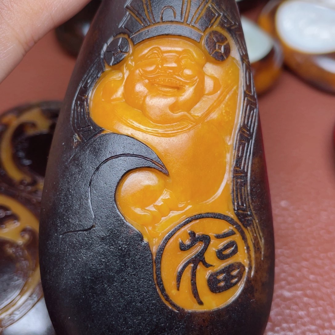 和田玉颈饰未镶嵌好**见