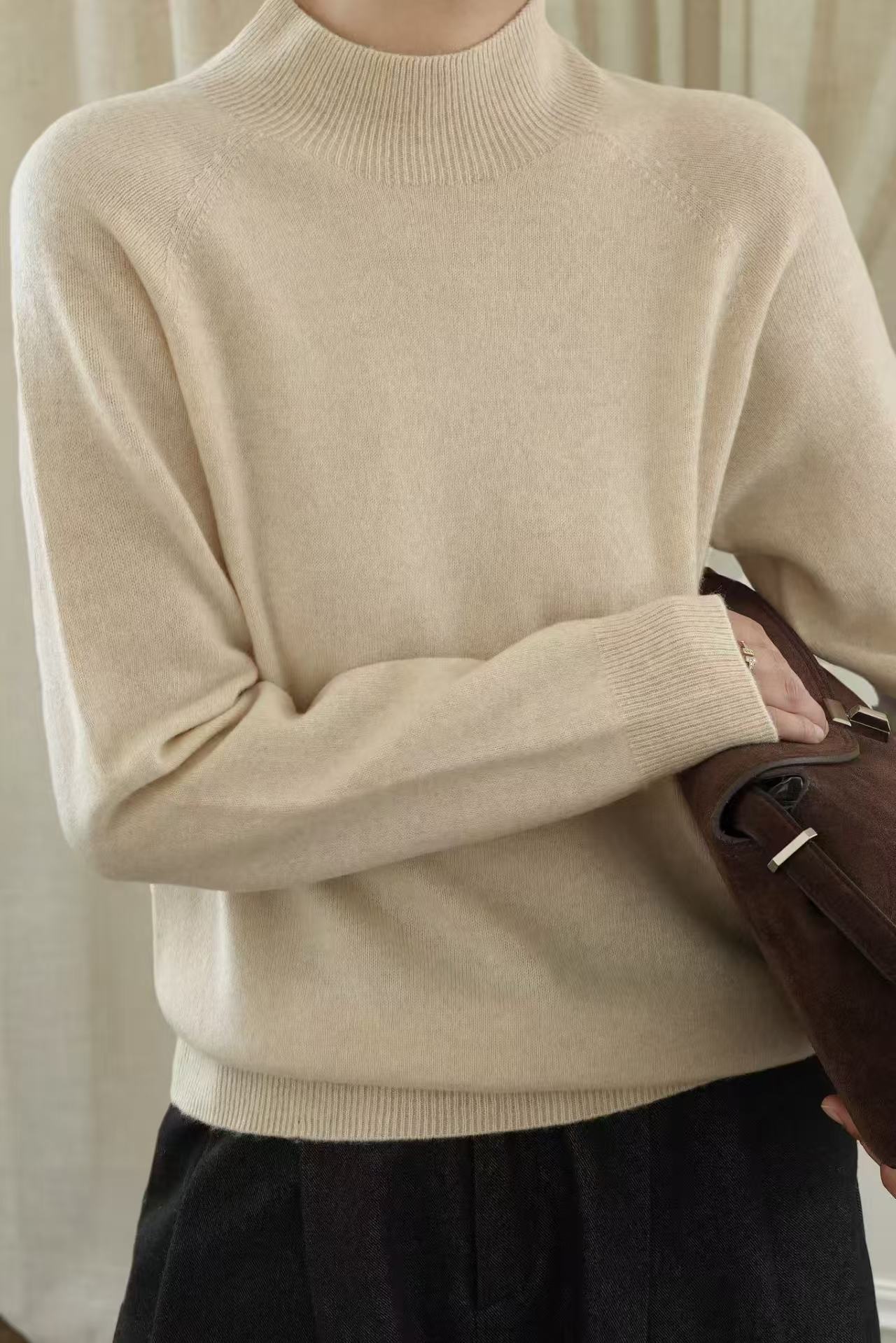 欧洲站乌衣轩新款半高领简单百搭上衣女