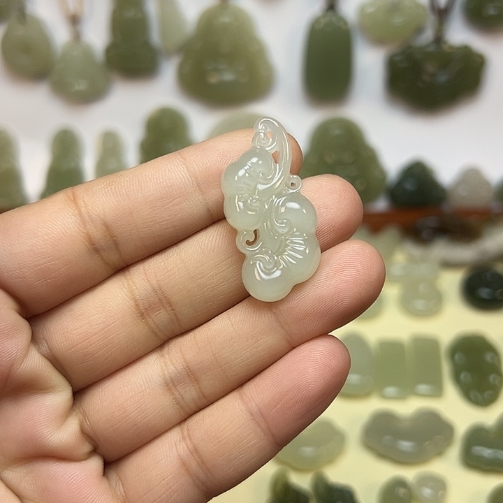 和田玉颈饰未镶嵌