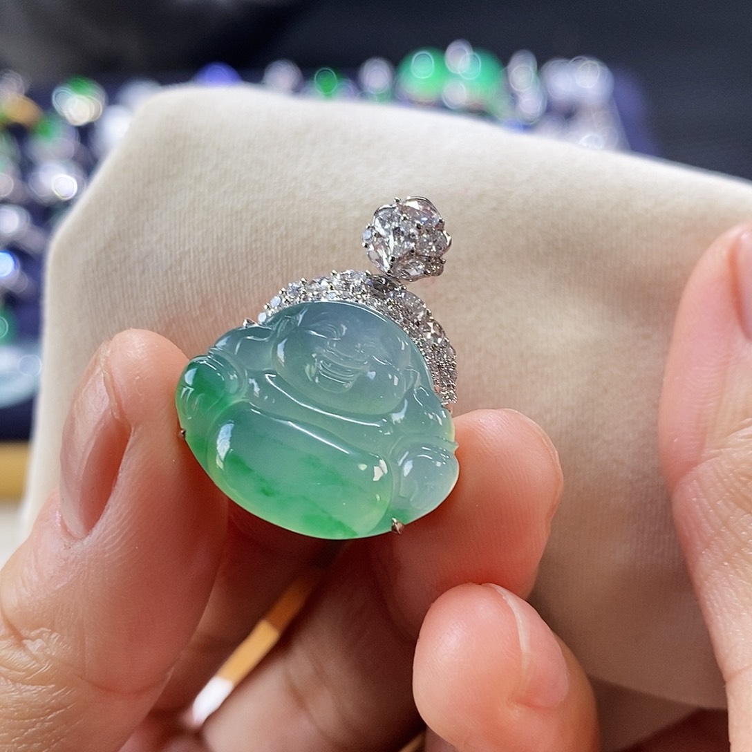 翡翠颈饰18K金镶嵌高性价比吊坠