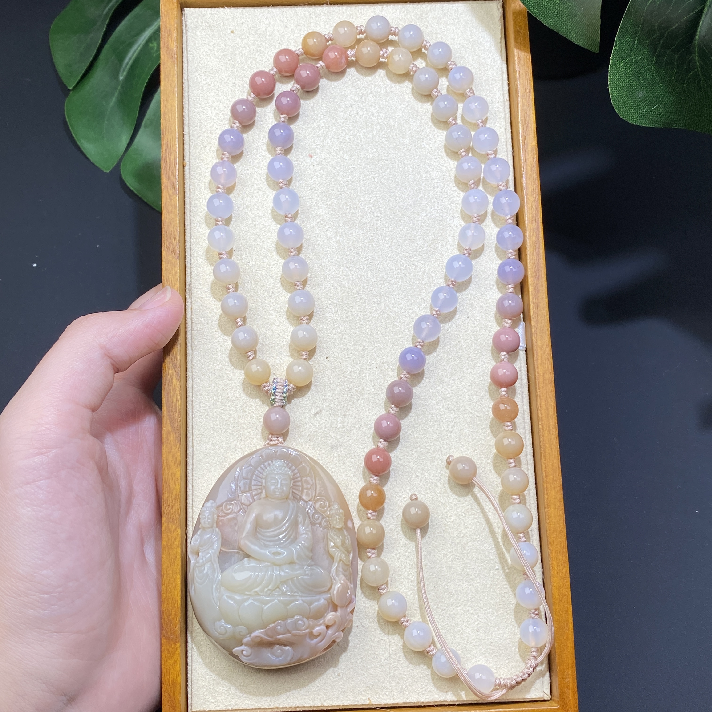 阿拉善彩玉西方三圣吊坠项链送礼大师纯手工雕刻精美俏色挂坠