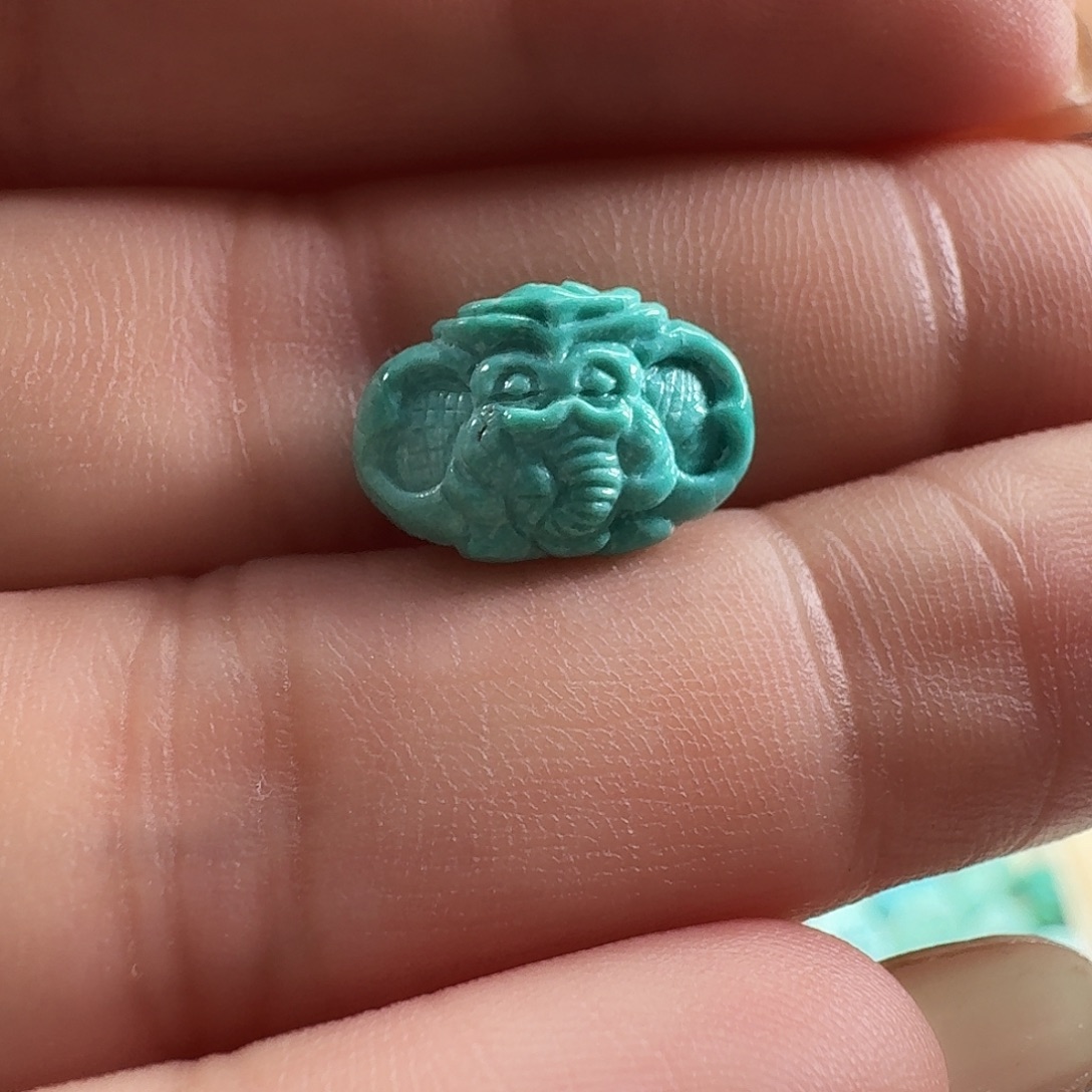 绿松石未镶嵌颈饰