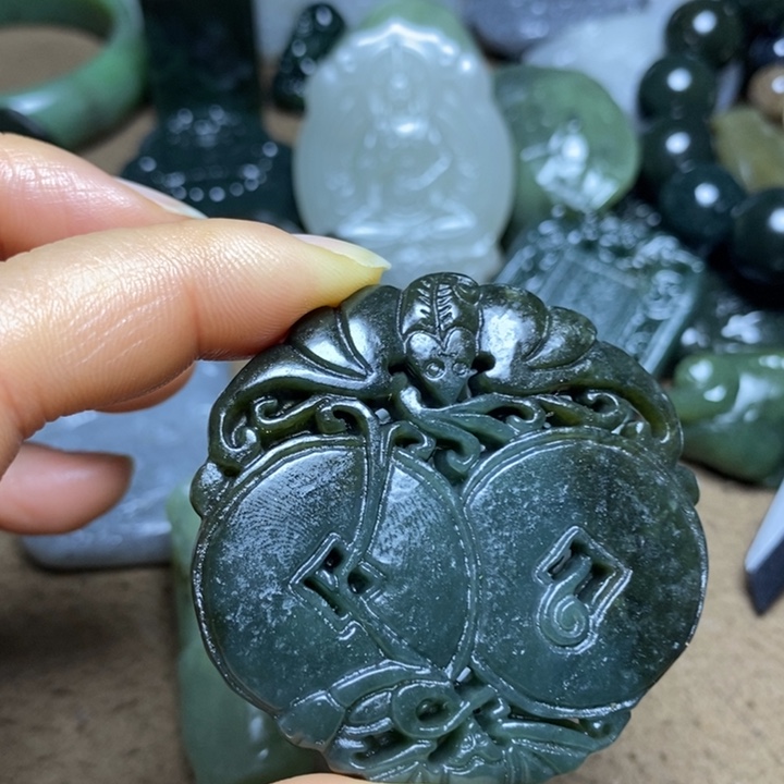 和田玉未镶嵌颈饰