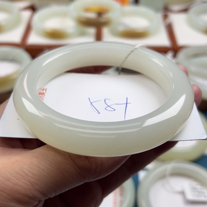 和田玉手镯未镶嵌s****h