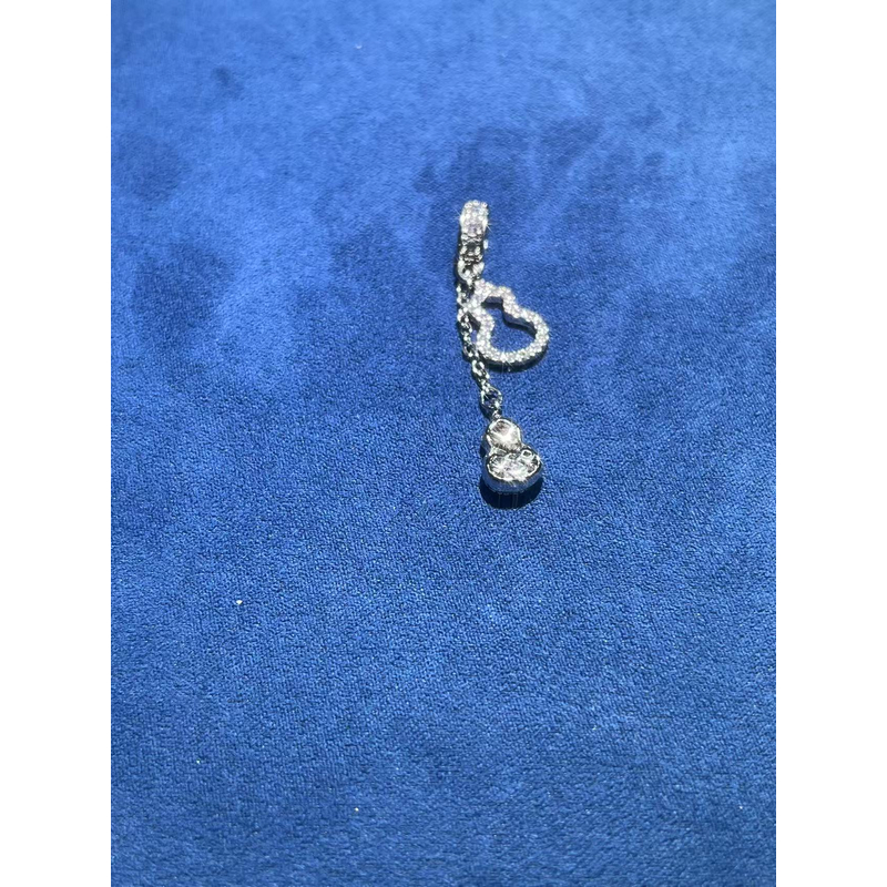 a921白色满镶葫芦吊坠多样性发货