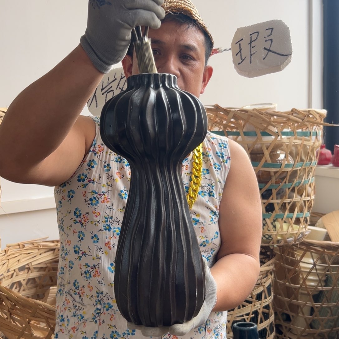 摆件21 号高中低温陶瓷瓶（部分微瑕）