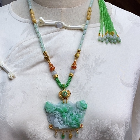 翡翠颈饰未镶嵌天然