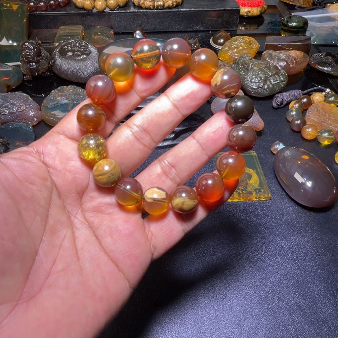 未镶嵌琥珀裸石缅甸琥珀