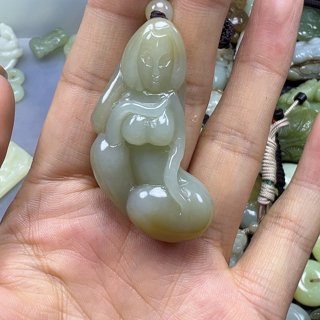 和田玉未镶嵌颈饰