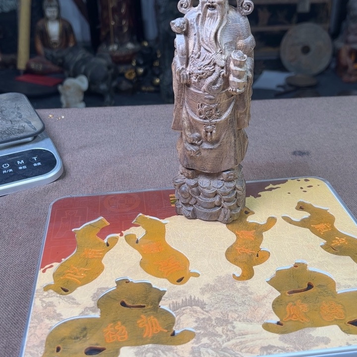 精品摆件工艺品等