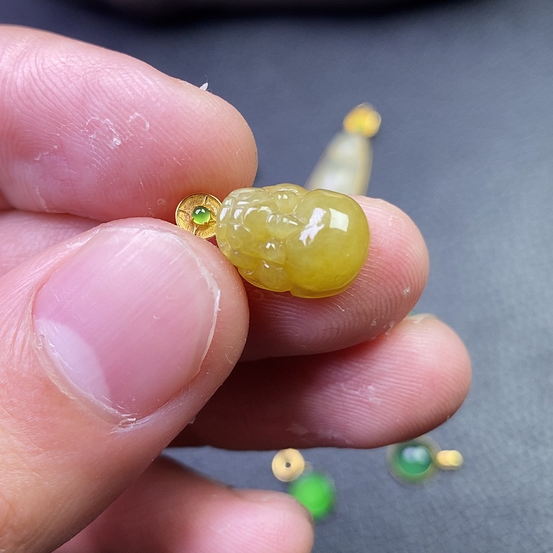 吊坠(不含链)18K金镶嵌翡翠