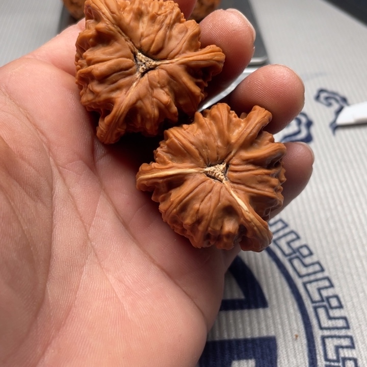 M***N吊坠文玩核桃三棱三棱三棱三棱