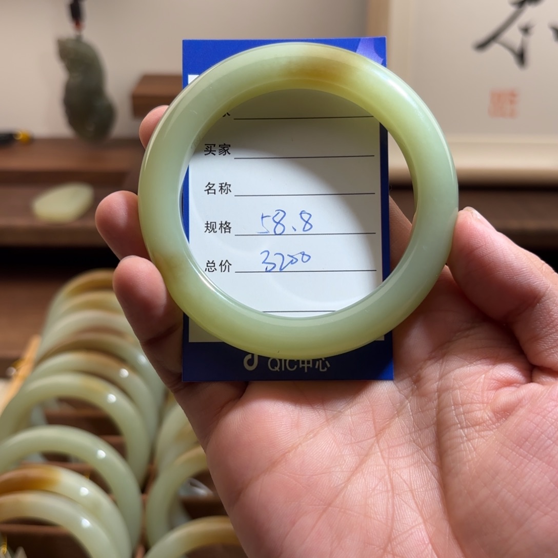 和田玉（糖玉）手镯未镶嵌