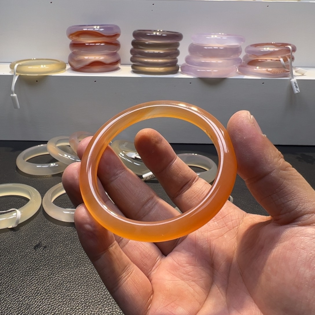 卡***°玛瑙/玉髓未镶嵌手镯