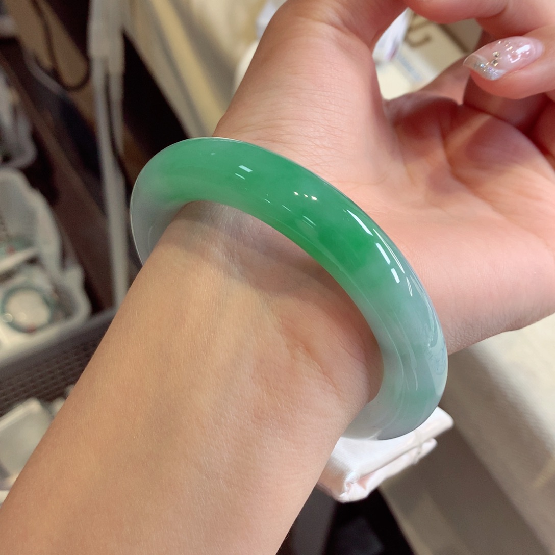 翡翠手镯未镶嵌35圆条77