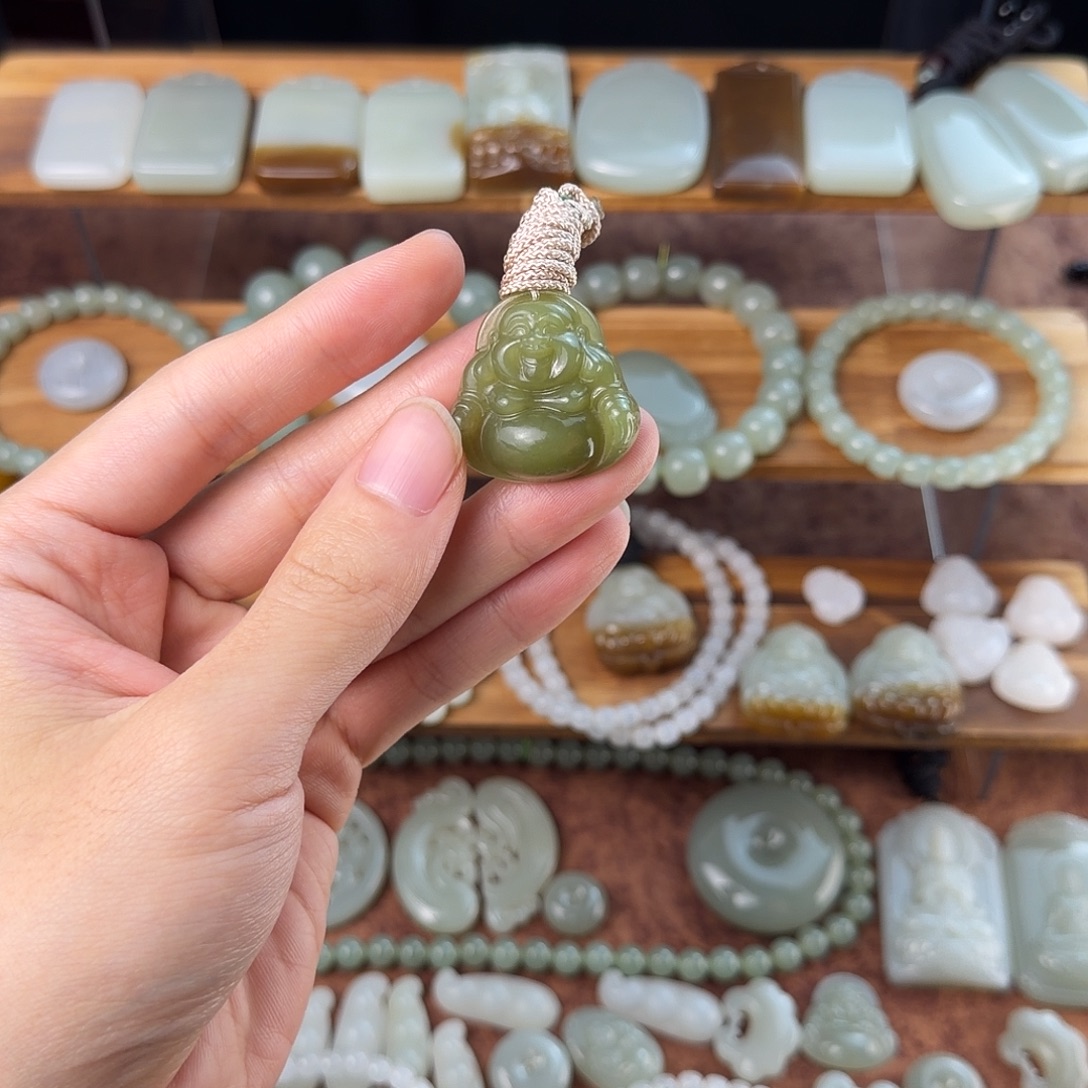 和田玉未镶嵌颈饰