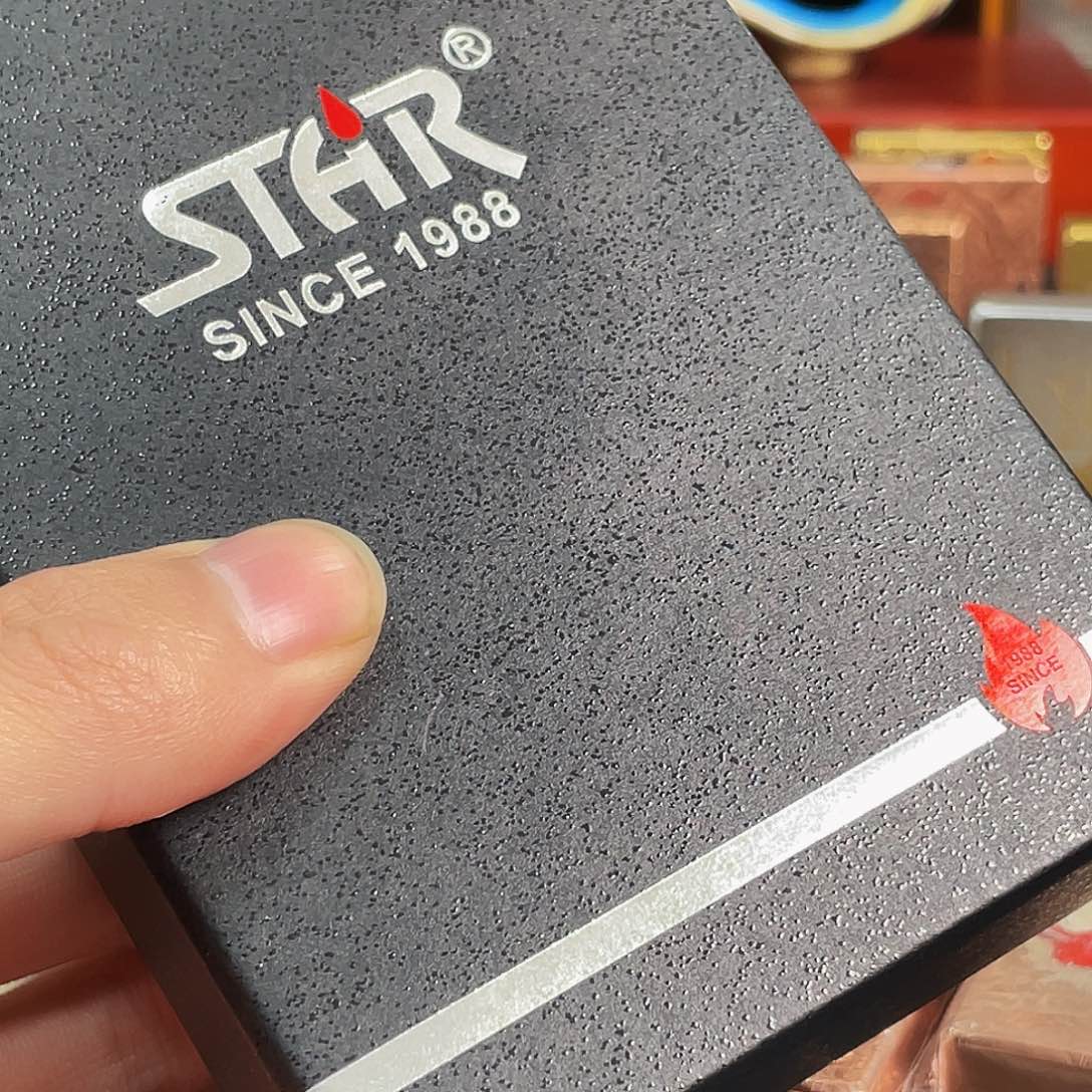 打火机的时候我就在旁边坐了