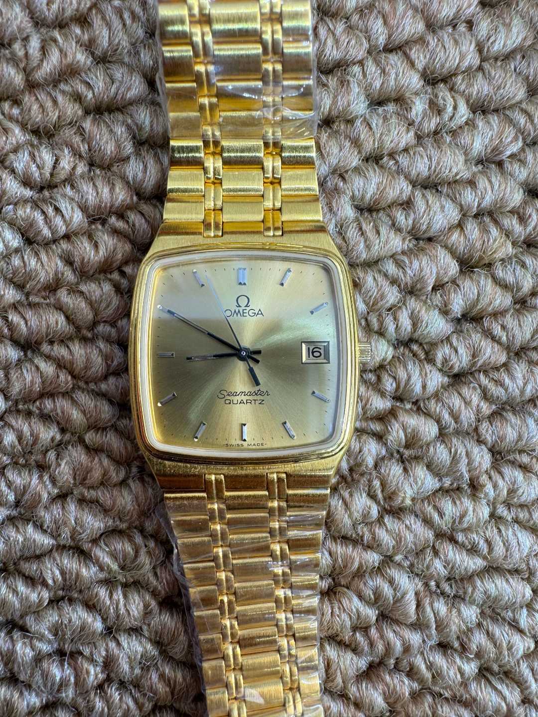 95新 Omega/欧米茄 石英表后镶钻盘30腕17/256108548