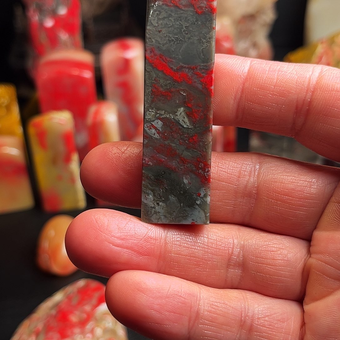 昌化石印石昌化牛角冻鸡血石章