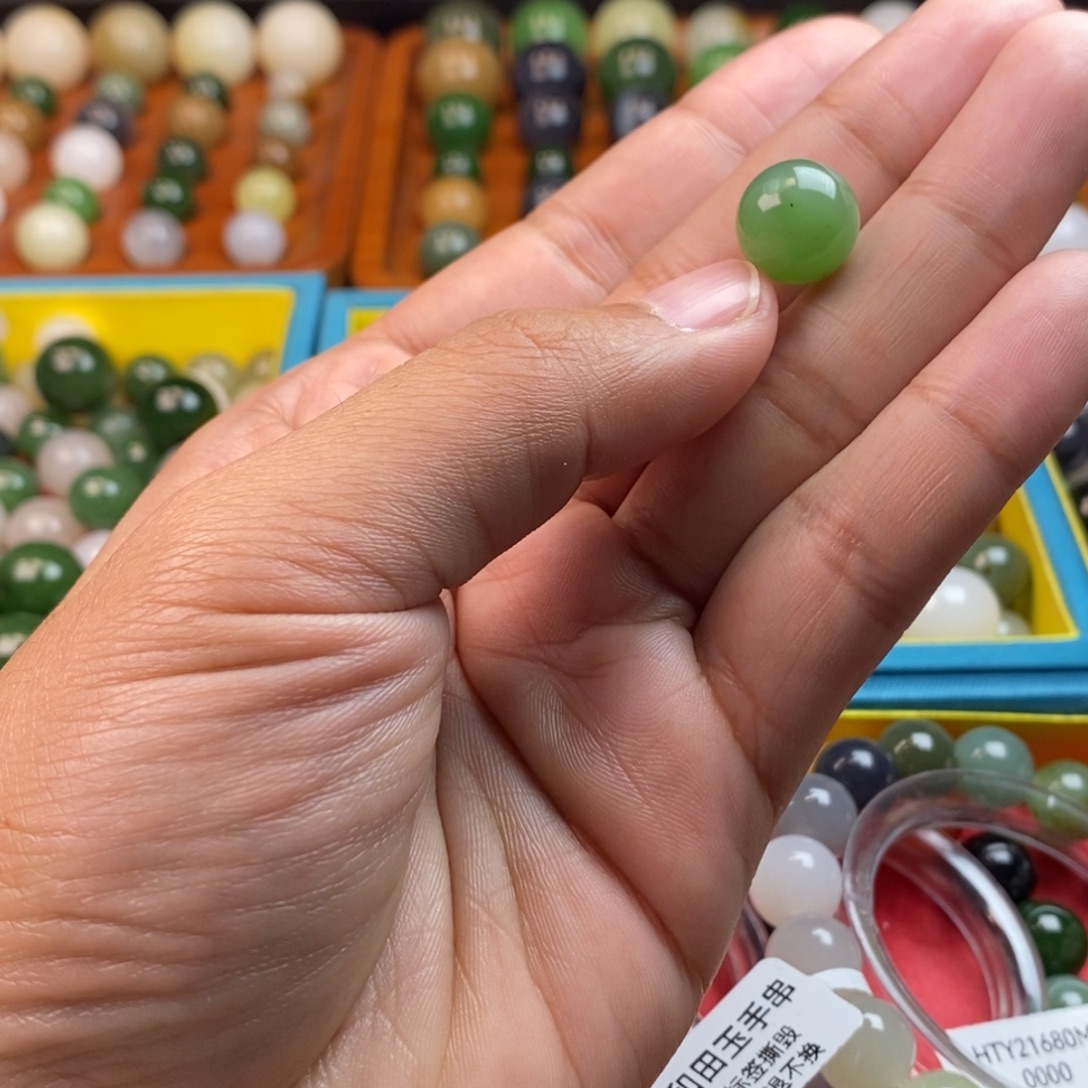 和田玉未镶嵌珠宝奇石卡12果阳绿y