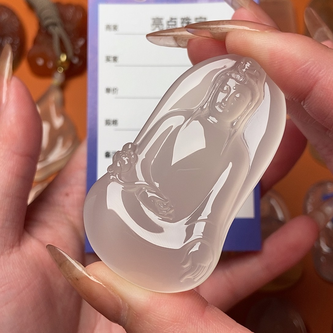 玛瑙/玉髓颈饰未镶嵌与**关