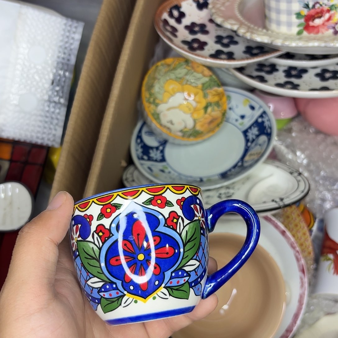 乌***芝陶瓷手柄款陶瓷，微瑕，介意慎拍