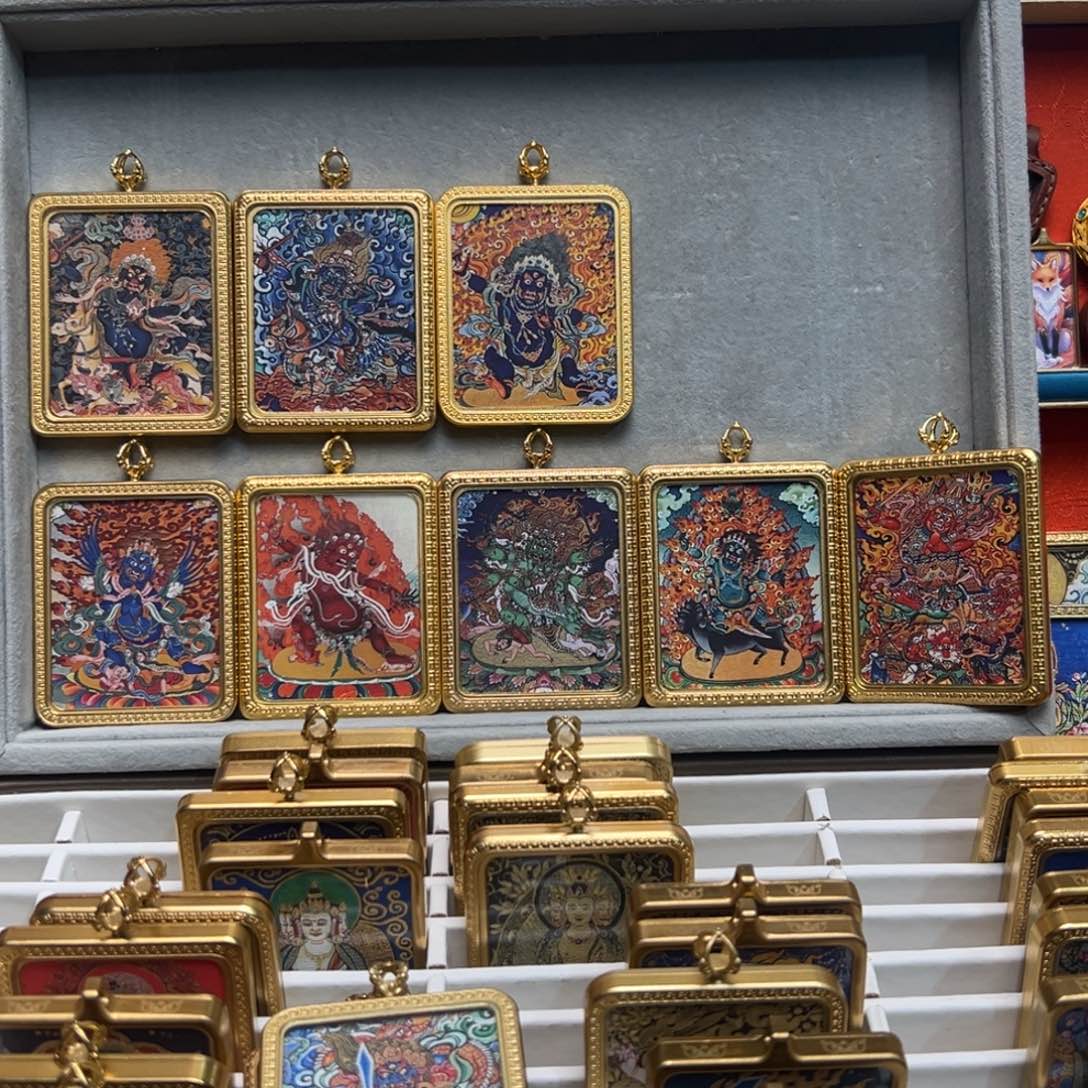 吊坠L****r双面定制 红老爷 8张