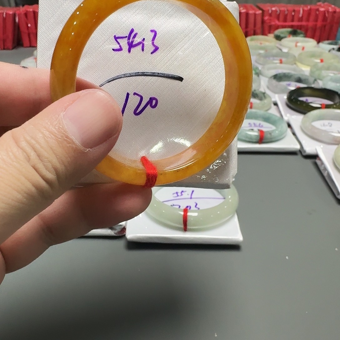 奥***义翡翠未镶嵌手镯福利有包容