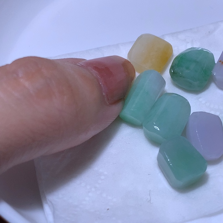 翡翠未镶嵌颈饰这