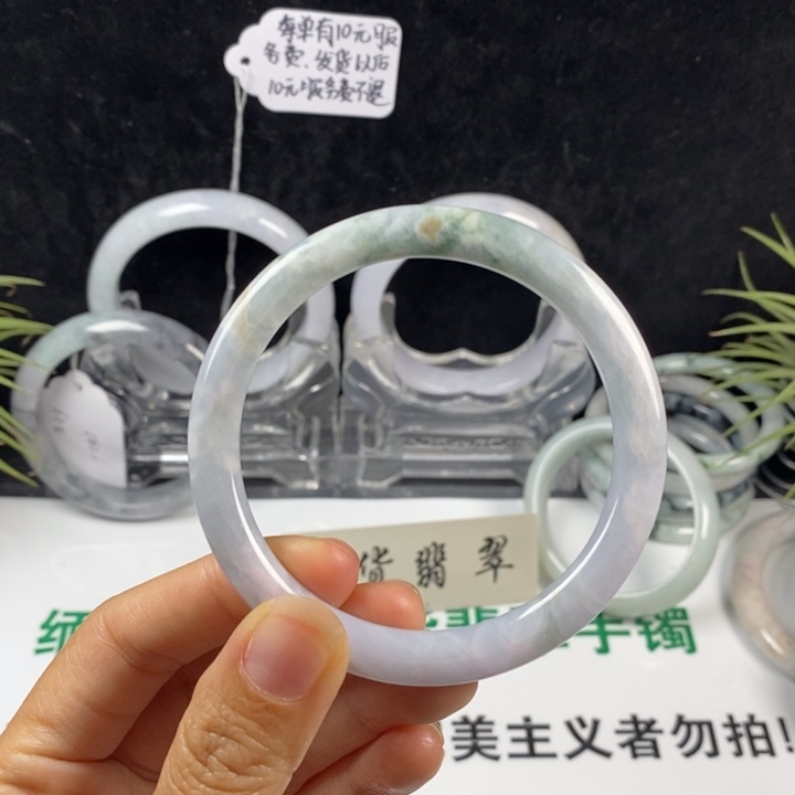 翡翠未镶嵌手镯53号。 57.8圈