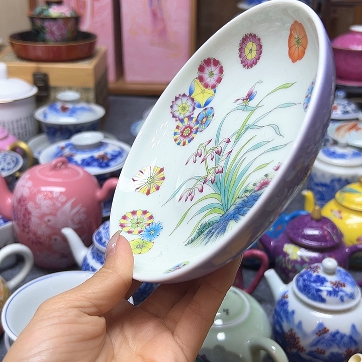 景德镇陶瓷艺术研究院