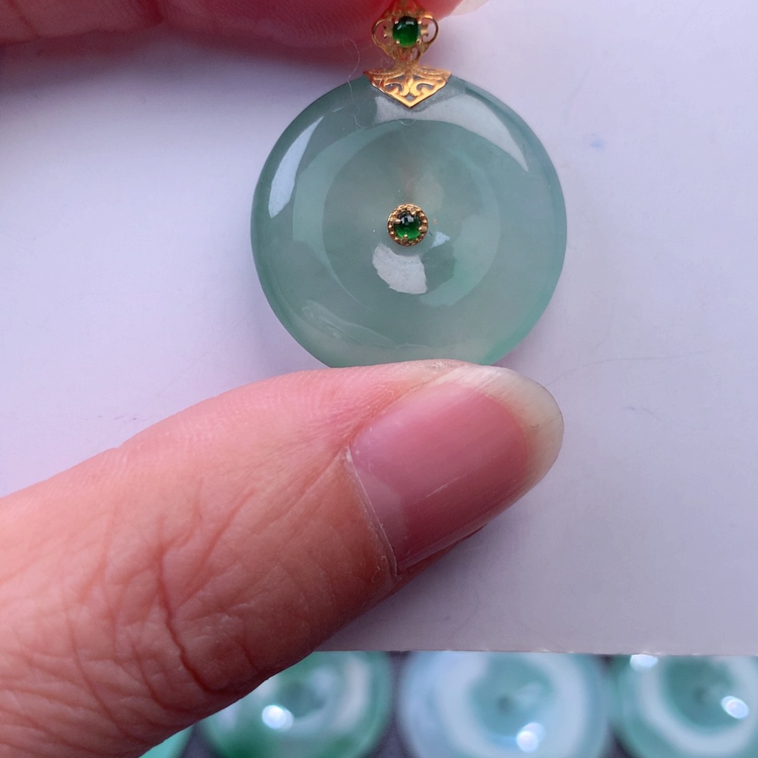 翡翠吊坠(不含链)18K金镶嵌