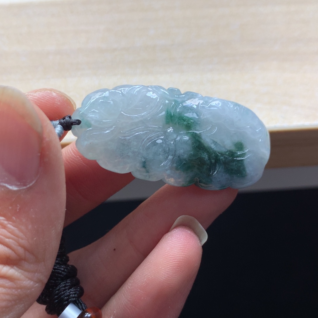 颈饰未镶嵌翡翠吊坠